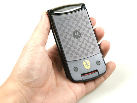 Motorola razr2 v9 не заряжается