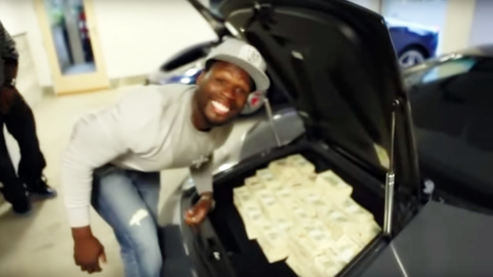 Universal car много денег. Машины 50 Cent. 50 Cent с деньгами. Lamborghini 50 Cent. 50 Cent банкрот.