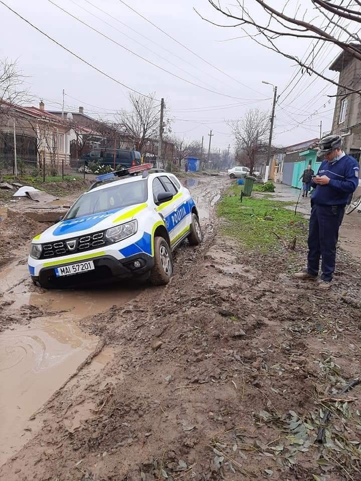 Police Dacia Duster Stuck In The Mud In A Neighborhood In BrÄƒila