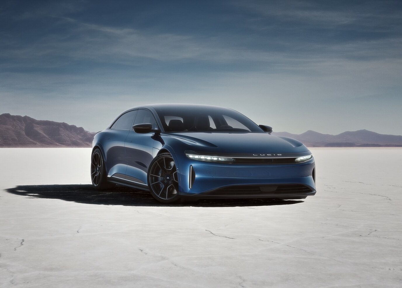 Lucid offered the new Air Sapphire, the most impressive electric powered sedan in the earth: over 1,200 hp!