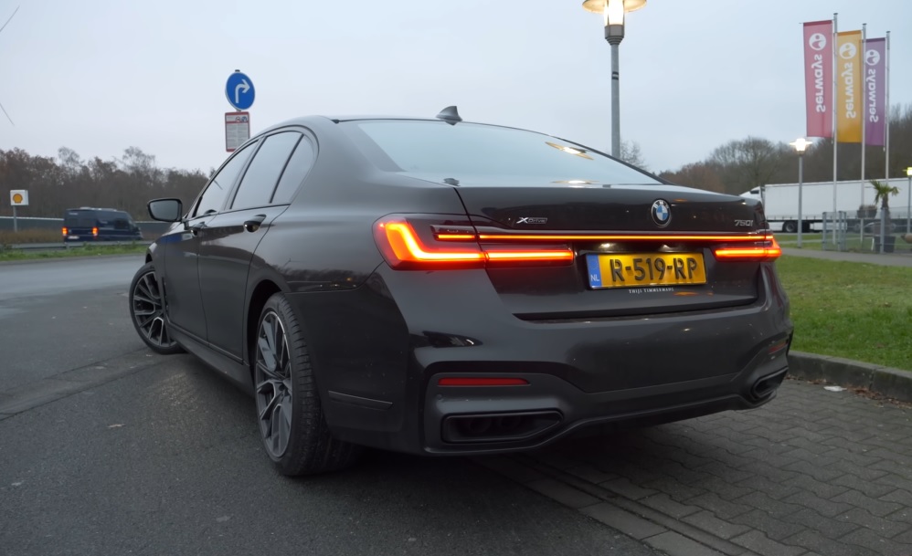 Unlocked the speed of a BMW 7 Series to exceed 300km/h.  Autobahn test