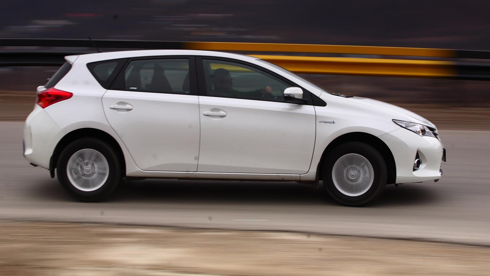 Test-drive Toyota Auris Hybrid. Alternativa La Motoarele Diesel în ...